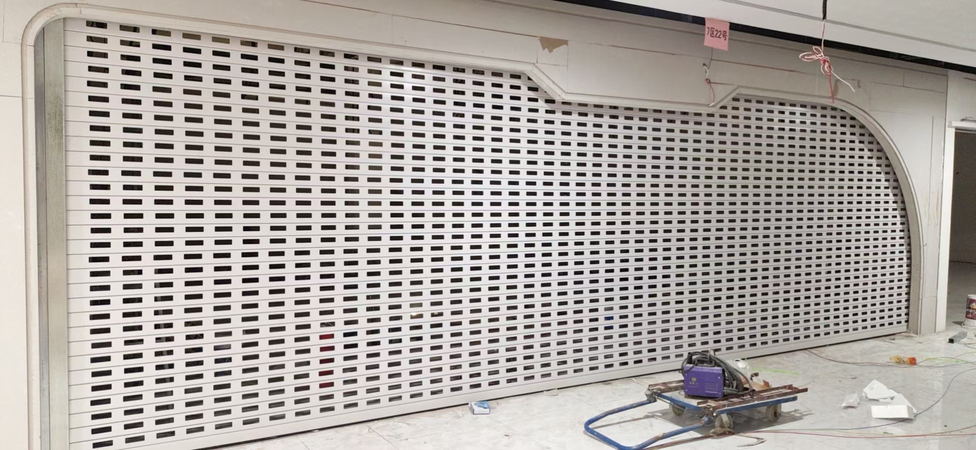 工業(yè)卷簾門與普通卷簾門的差異化解析